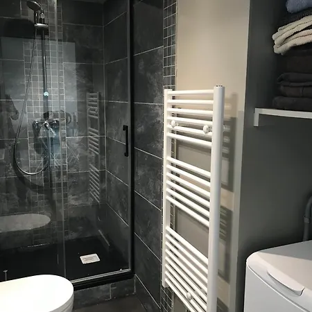 Apartamento Deux Pieces Avec Balcon, Calme Et Ensoleille *