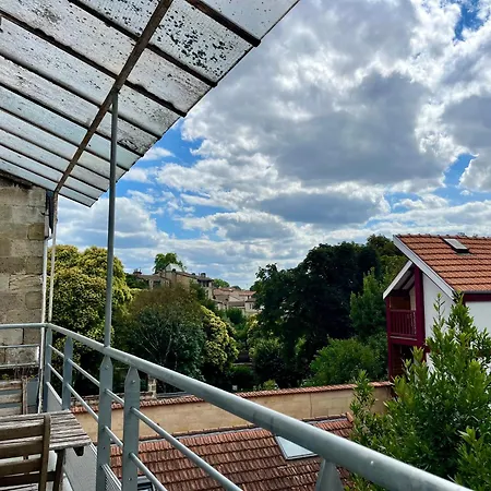 Deux Pieces Avec Balcon, Calme Et Ensoleille Bordéus